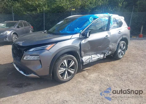 2021 Nissan Rogue Platinum Intelligent Awd z USA, uszkodzony, nr VIN JN8AT3DD4MW301288